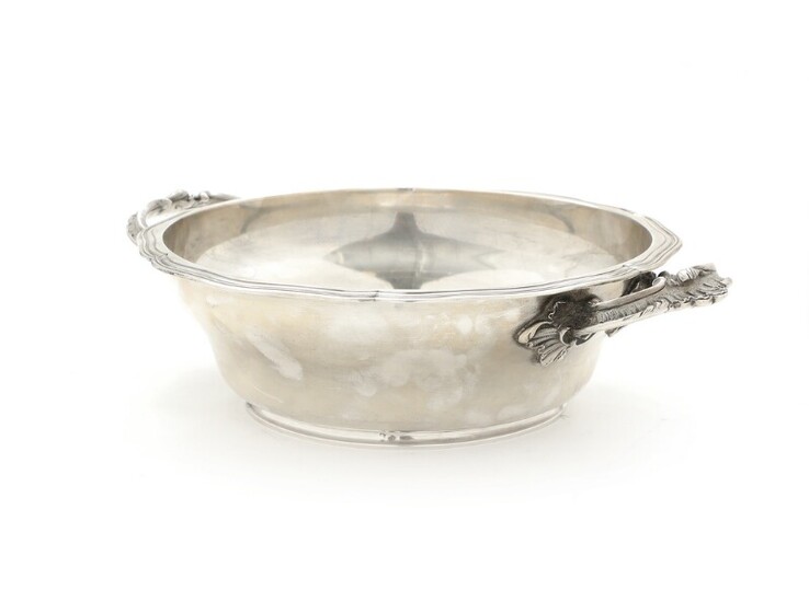 French silver bowl with handles to sides. Maker Bizolier & Nidriche? C. 1900. Weight app. 685 gr. H. 7. L. 27.5 cm.