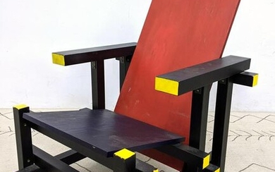 Gerrit Rietveld Style Lounge Chair. Painted wood. Red