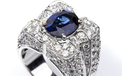 Gold, sapphires and diamonds ring 18k white gold, with central oval sapphire ca. 3.00 ct...