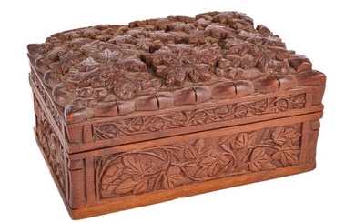 ITALIAN WOODEN BOX CARVED IN RELIEF