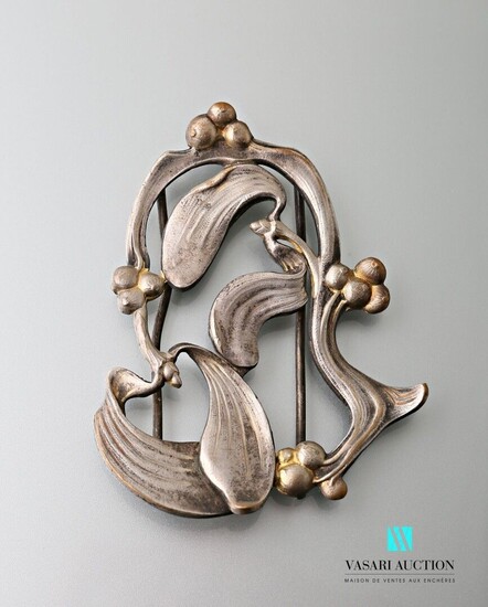 Importante boucle en métal argenté à décor... - Lot 238 - Vasari Auction