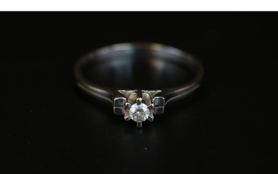 Ladies 18ct White Gold Diamond Solitaire ring Size P. 2.3g t...