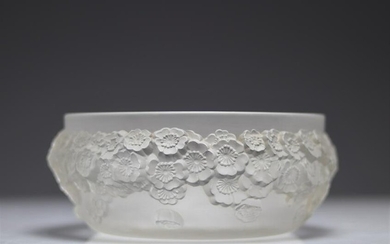 Lalique table bowl with flowers