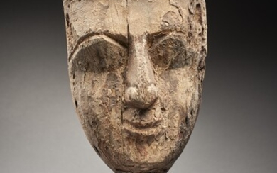 MASQUE FUNÉRAIRE EN BOIS Art égyptien, Basse Époque ou époque ptolémaïque, 664-30 av. J.-C.Masque avec...