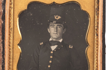 [MILITARIA - EARLY PHOTOGRAPHY]. Sixth plate daguerreotype of a lieutenant of infantry. Ca mid-1850s.