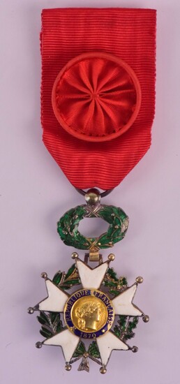 MILITARIA ORDRE DE LA LEGION D'HONNEUR Médaille d'officier IIIème République...