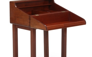 Magnus L. Stephensen: Sewing box of solid mahogany, mounted on loose frame. Inside with narrow shelf, small adjustable storage tray and a pair of thread reels.