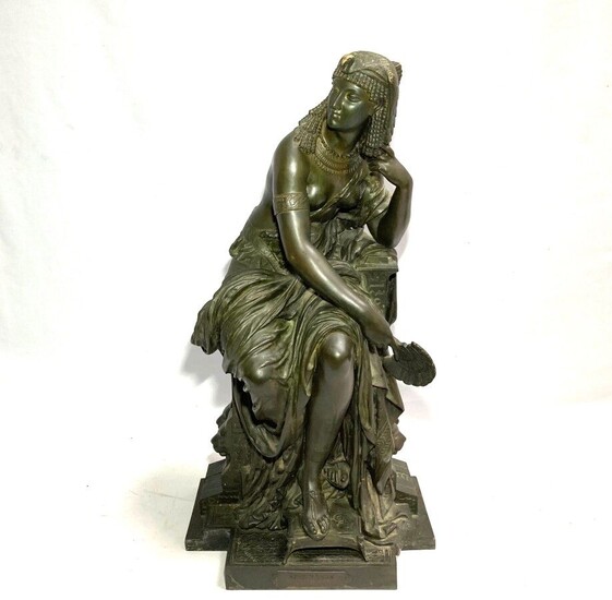 Mathurin MOREAU (1822-1912) Semiramis ou La Reine de Babylone Bronze patiné, signé sur la terrasse...