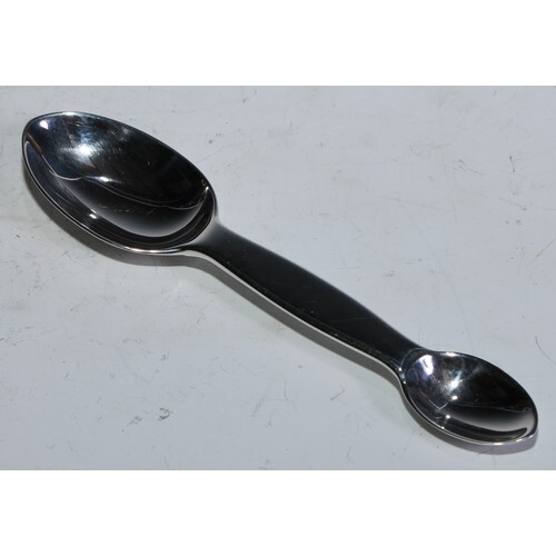 Medical - a George V silver medicine spoon, 13.5cm long, Lon...