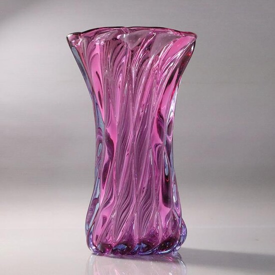 Mid-Century Modern Lavender Art Glass Vase - Quality