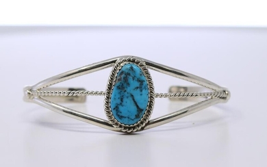 Native American Navajo Handmade Turquoise Bracelet.