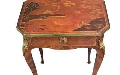 Petite table de salon de style Louis XV en... - Lot 138 - MJV Soudant