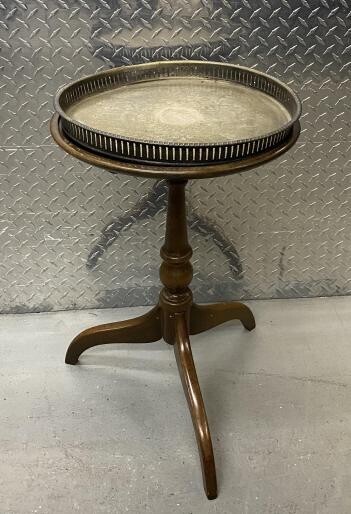 Queen Anne Pedestal Wine Tray Table