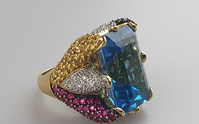 Quirky London Blue Topaz Gold Ring - Yellow Gold 750/000 (18K).