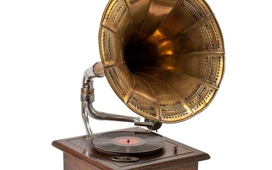 RCA Victor Antique Gramophone Phonograph & Records