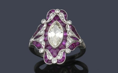 Ring with marquise cut diamond of approx. 1.20 ct and