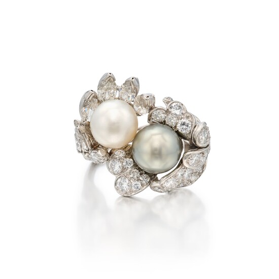 Sterlé Natural Pearl and Diamond Ring, Paris