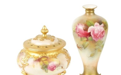 TWO PIECES OF ROYAL WORCESTER DECORATED WITH ROSES