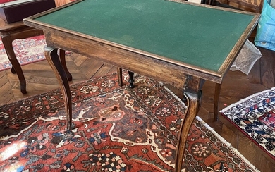 Table à jeu en bois fruitier à pieds cambrés Style Louis XV 68,5 x 87...