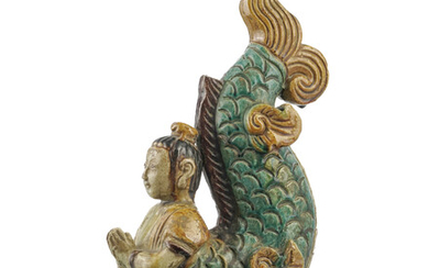Tuile faîtière de temple en forme de renyu (sirène) en terre cuite à glaçure sancai, Chine, dynastie Ming, h. 34,5 cm