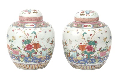 Twee porseleinen gemberpotten, China, 19e eeuw