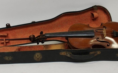 VIOLIN bearing an apocryphal Stradivarius label with an ARCHET and case. L. 34,5 cm. Slight accidents and missing parts.