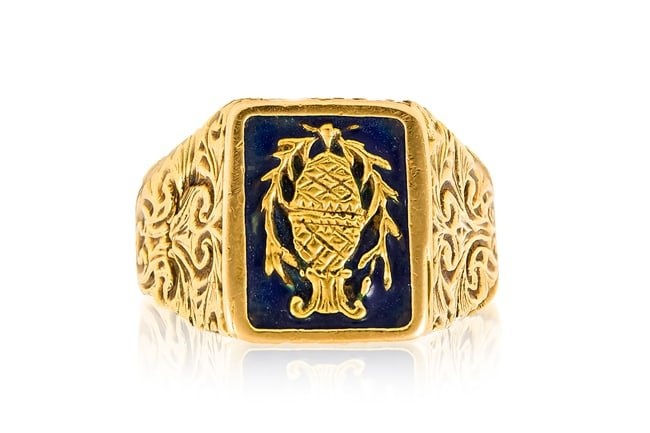 Victorian Egg Design Crest Men's Signet Ring