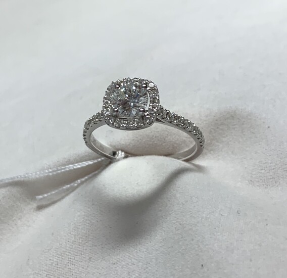 White Gold ring with diamonds