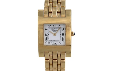 Your Hour A lady's elegant bracelet watch <br>
