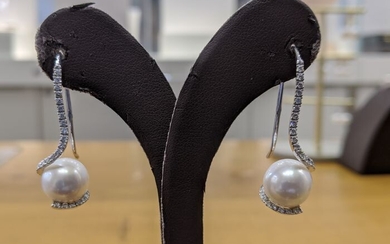 11mm Pearl Diamond Dangle Earrings - 14 kt. Freshwater pearls - Earrings Pearl - Diamonds