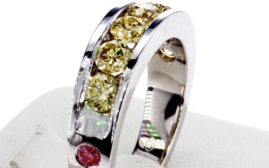 1.43 Ct VVS2 Fancy Vivid Yellow Wedding Diamond Ring - 14 kt. White gold - Ring - Colour Treated 1.37 ct Diamond - Diamonds, No Reserve