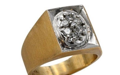 14K Yellow Gold Men's Ring Set with Seven Diamonds