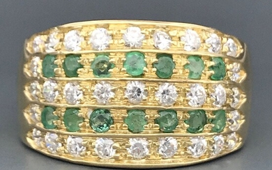 18 karat yellow gold women's ring with zircons