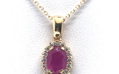 18 kt. Yellow gold - Necklace with pendant - 1.04 ct Ruby - Diamonds