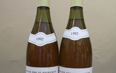 2 bouteilles MONTRACHET Grand Cru - Marc COLIN 1992 Etiquettes légèrement tachées et abîmées. Niveaux...