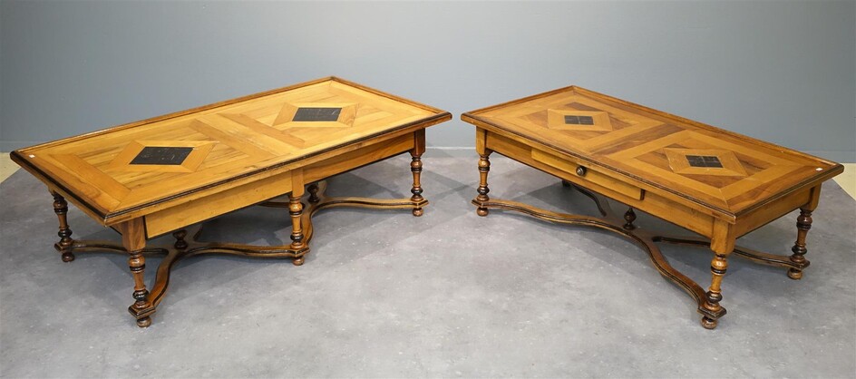 (-), 2 langwerpige kersenhouten salontafels met rechtblad, geometrische...