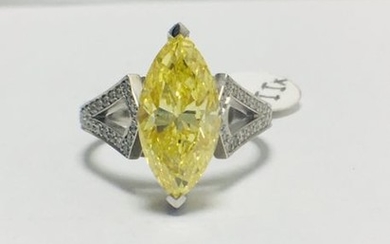 3.54ct Marquis Fancy yellow diamond set in 18ct...