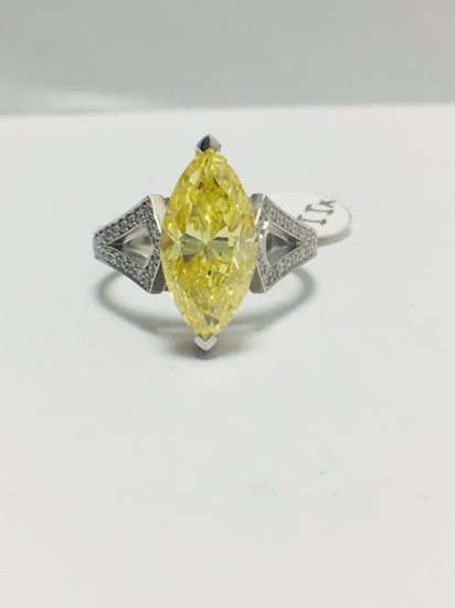 3.54ct Marquis Fancy yellow diamond set in 18ct...