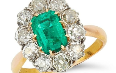 ANTIQUE COLOMBIAN EMERALD AND DIAMOND CLUSTER RING set