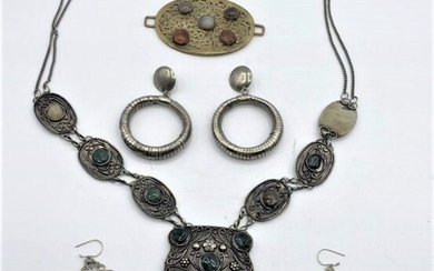 [4] Assorted Jade Stones Glamour Costume Jewelry