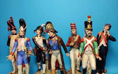 Лот из 7 больших фарфоровых фигур солдат Наполеоновских Войн....