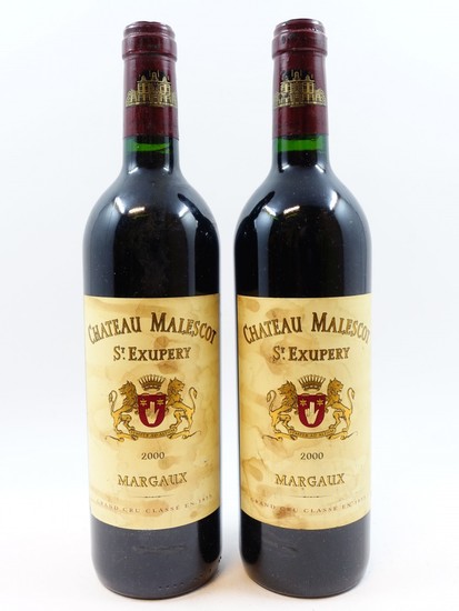 8 bouteilles CHÂTEAU MALESCOT SAINT EXUPERY 2000 3è GC Margaux (étiquettes très abimées)