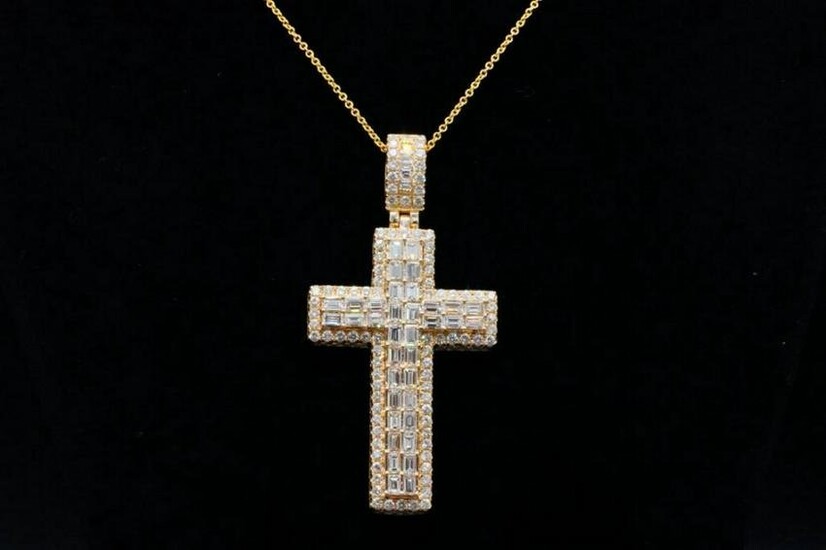 9.40ctw SI1-SI2/G-H Diamond 14K 24" Cross Necklace