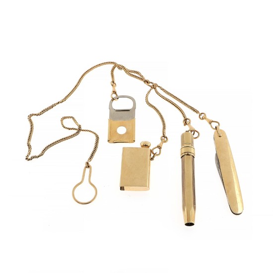 A 14k gold chain with four detachable pendants; pocket knife, pencil-holder, cigar cutter and tinderbox. 20th century. Weight 102 g. L. c. 54.5 cm.