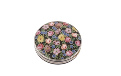 A 20TH CENTURY GERMAN 935 SILVER AND ENAMEL COMPACT