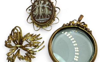 A 9ct yellow gold cameo brooch, depicting the three graces,...