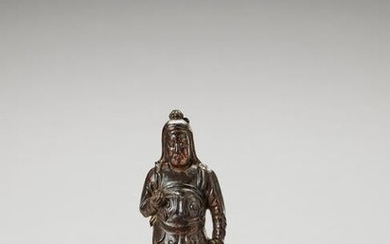 A GILT AND LACQUERED WOOD FIGURE OF A KING