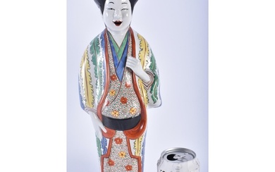 A LARGE EARLY 20TH CENTURY JAPANESE MEIJI PERIOD PORCELAIN G...