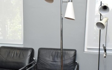A MID CENTURY STYLE TWO HEAD STANDARD LAMP