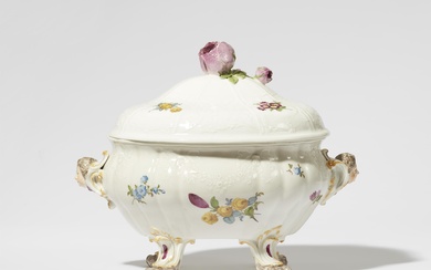 A Meissen porcelain tureen from the "Vestunen" service for King Friedrich II